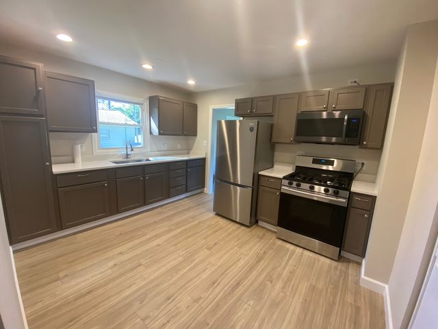 27641 W Bayview Drive, Ingleside, IL 60041