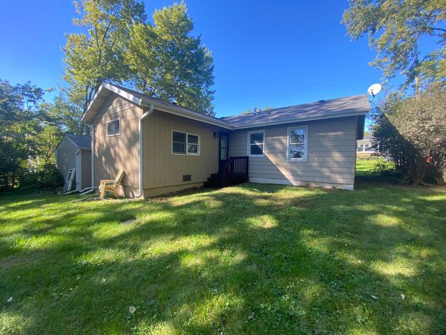 27641 W Bayview Drive, Ingleside, IL 60041