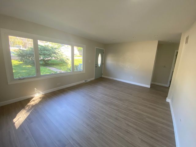 27641 W Bayview Drive, Ingleside, IL 60041