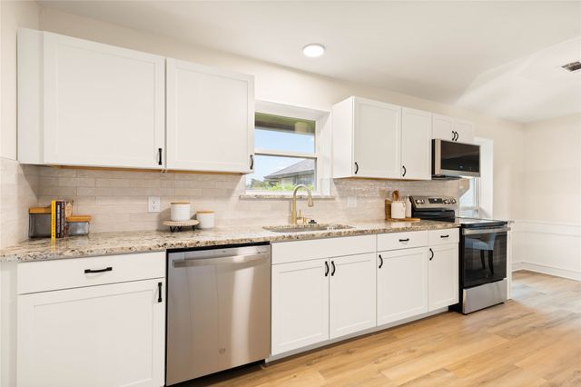 2850 Oak Tree Lane, Midlothian, TX 76065