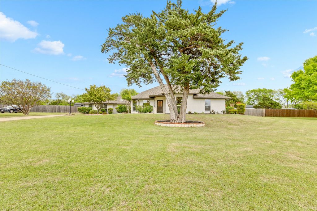 2850 Oak Tree Lane, Midlothian, TX 76065