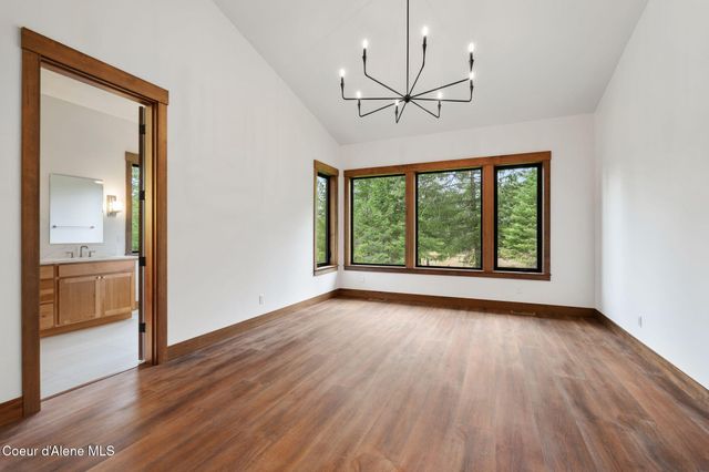 180 Ironstone Dr, Sandpoint, ID 83864