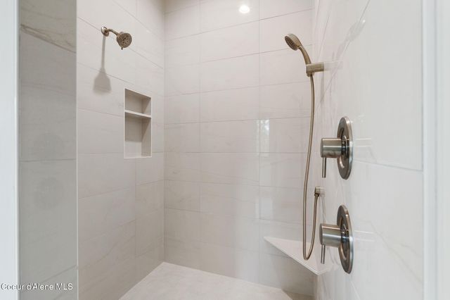 180 Ironstone Dr, Sandpoint, ID 83864