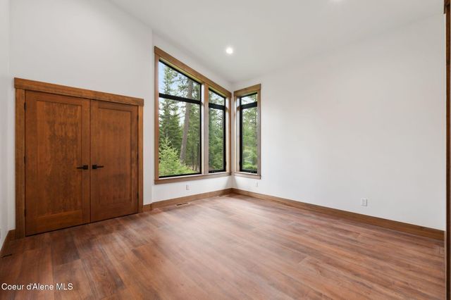 180 Ironstone Dr, Sandpoint, ID 83864