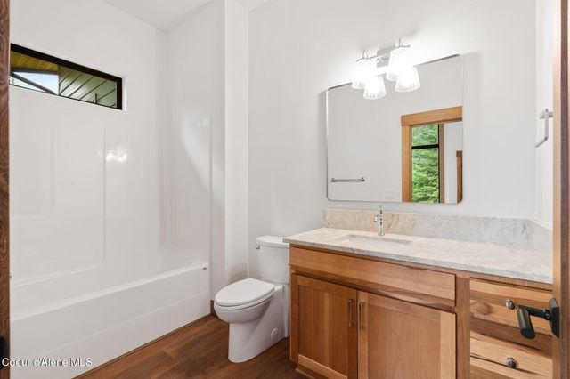 180 Ironstone Dr, Sandpoint, ID 83864