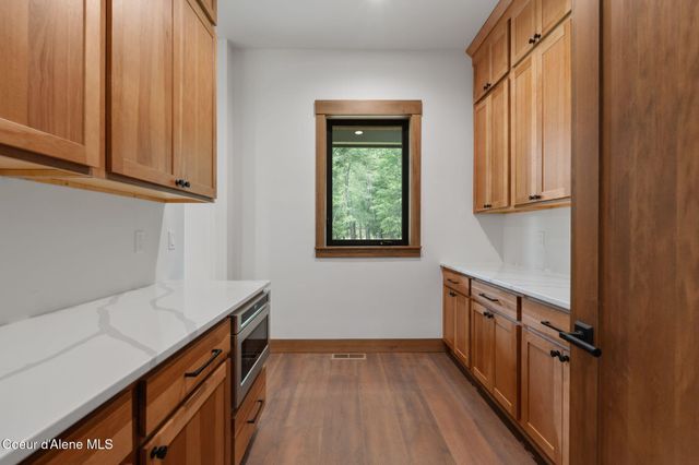 180 Ironstone Dr, Sandpoint, ID 83864