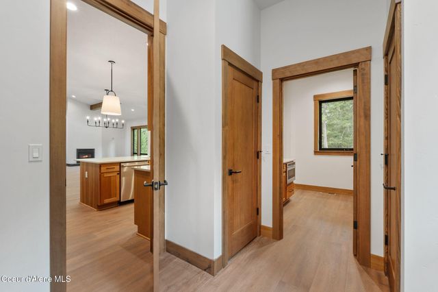 180 Ironstone Dr, Sandpoint, ID 83864