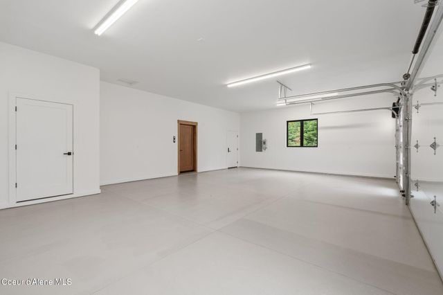 180 Ironstone Dr, Sandpoint, ID 83864