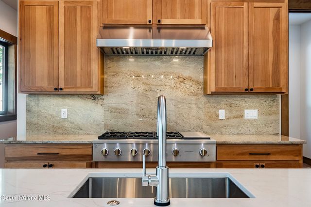 180 Ironstone Dr, Sandpoint, ID 83864