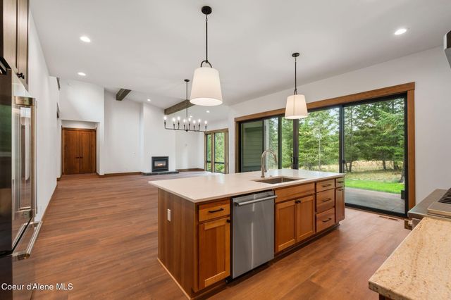 180 Ironstone Dr, Sandpoint, ID 83864