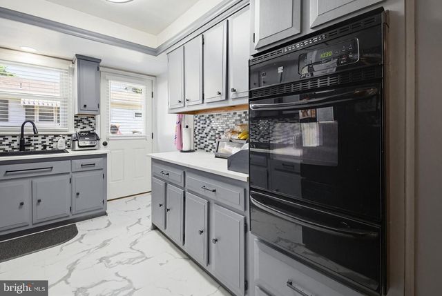 449 W MARION ST, Lititz, PA 17543