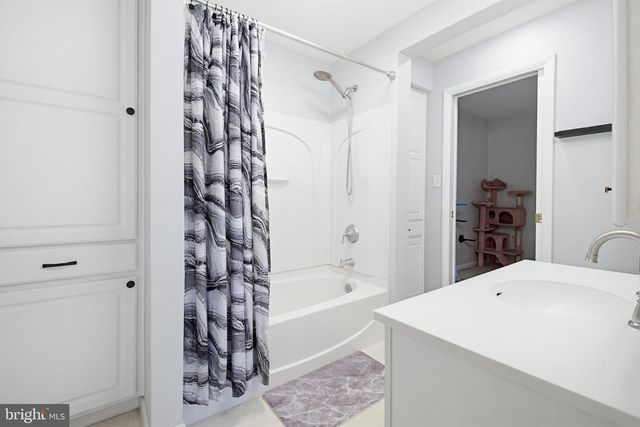 449 W MARION ST, Lititz, PA 17543