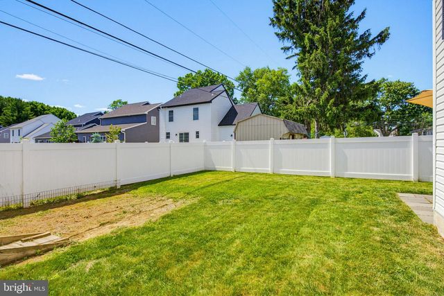 449 W MARION ST, Lititz, PA 17543