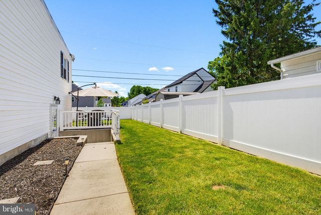 449 W MARION ST, Lititz, PA 17543