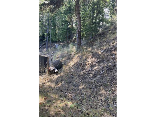 Fir St 06800, North Bend, OR 97459