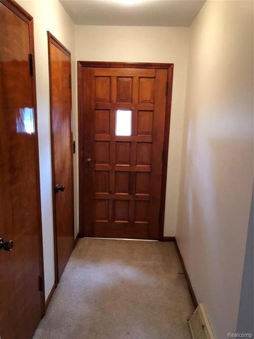 2111 W 14 Mile Road, Royal Oak, MI 48073