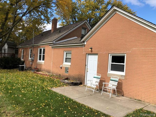 2111 W 14 Mile Road, Royal Oak, MI 48073