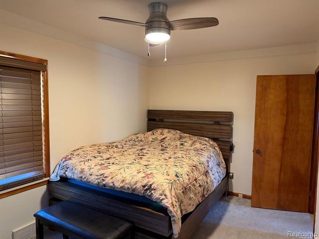 2111 W 14 Mile Road, Royal Oak, MI 48073