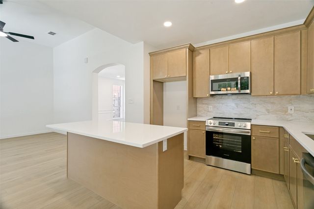 2116 Montclair Lane, Lewisville, TX 75067