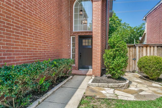 2116 Montclair Lane, Lewisville, TX 75067