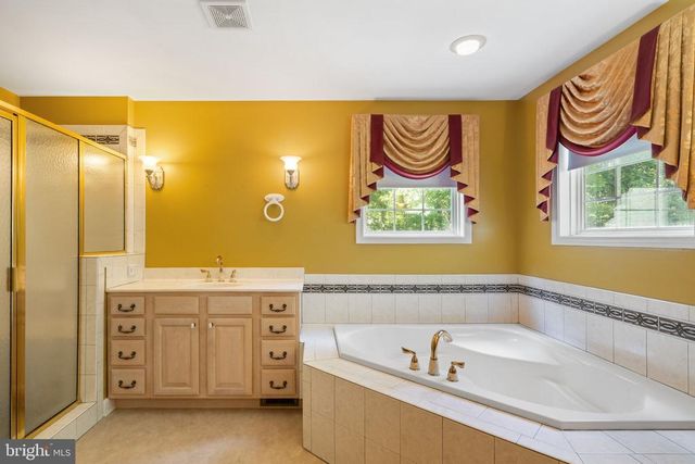 13031 DAHLIA LN, Fredericksburg, VA 22407