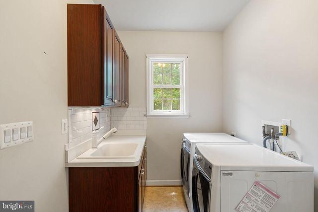 13031 DAHLIA LN, Fredericksburg, VA 22407