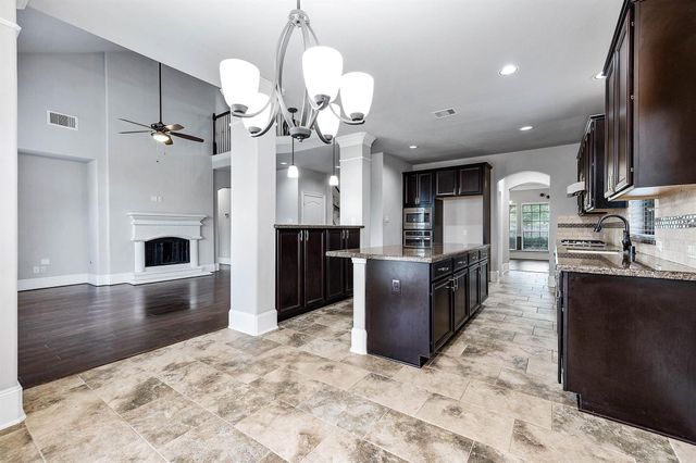 5405 Spear Trail Lane, Rosharon, TX 77583