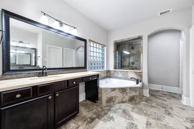 5405 Spear Trail Lane, Rosharon, TX 77583