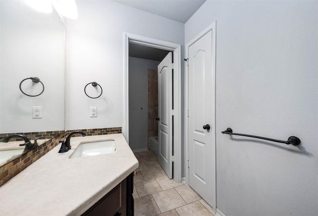 5405 Spear Trail Lane, Rosharon, TX 77583