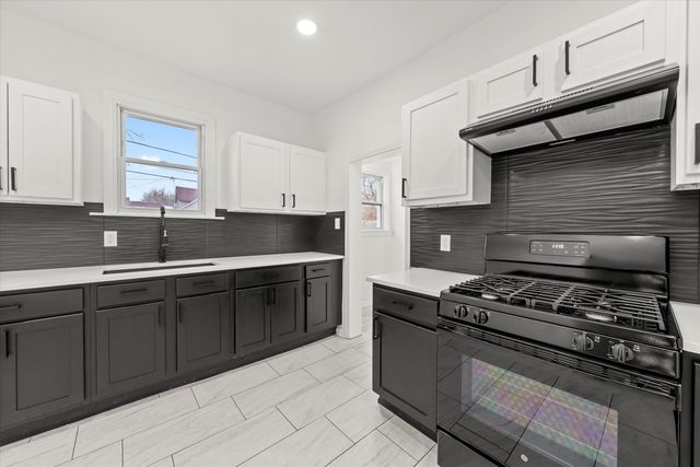 140 W 110th Street, Chicago, IL 60628