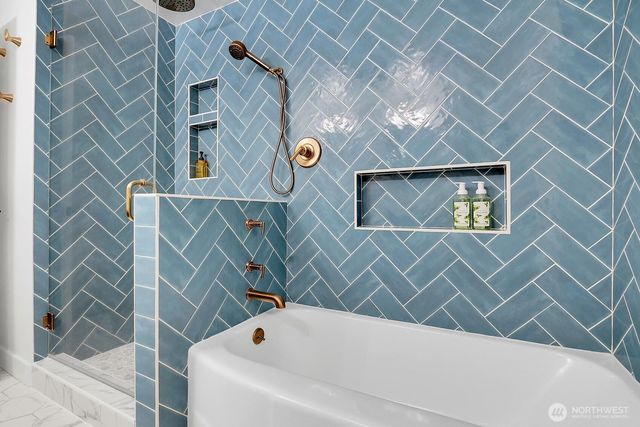 8630 21st Avenue NW, Seattle, WA 98117