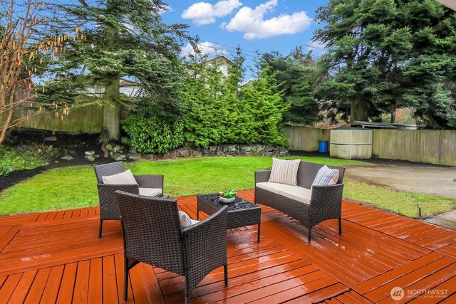 8630 21st Avenue NW, Seattle, WA 98117