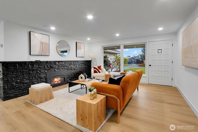 8630 21st Avenue NW, Seattle, WA 98117