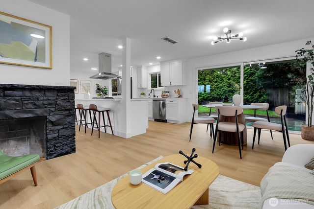 8630 21st Avenue NW, Seattle, WA 98117