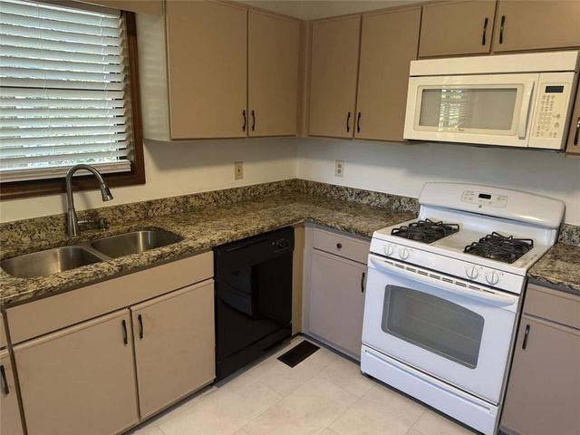 340 Farm Path, Roswell, GA 30075