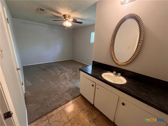 900 Hazelton Street, San Marcos, TX 78666