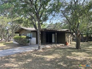 900 Hazelton Street, San Marcos, TX 78666