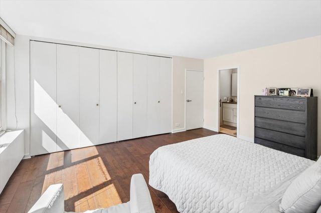 777 N Michigan Avenue 1801, Chicago, IL 60611