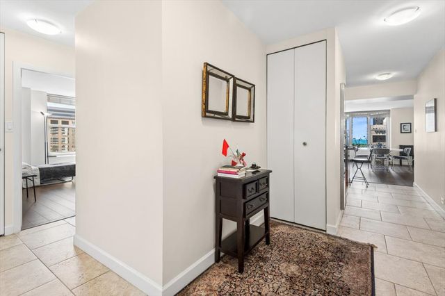 777 N Michigan Avenue 1801, Chicago, IL 60611
