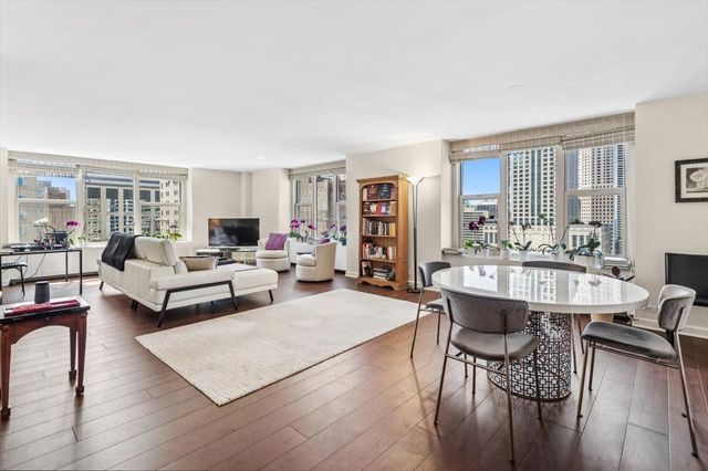 777 N Michigan Avenue 1801, Chicago, IL 60611