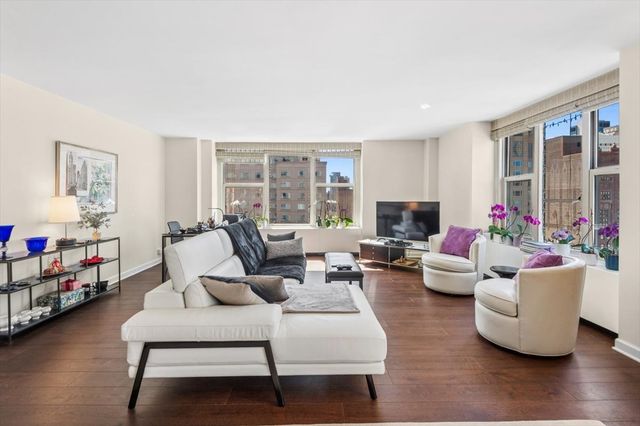 777 N Michigan Avenue 1801, Chicago, IL 60611