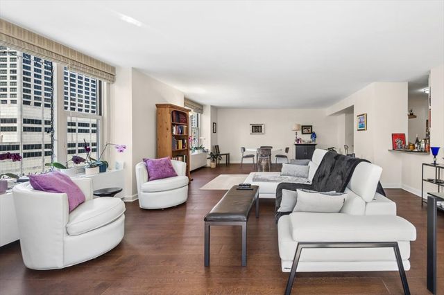 777 N Michigan Avenue 1801, Chicago, IL 60611