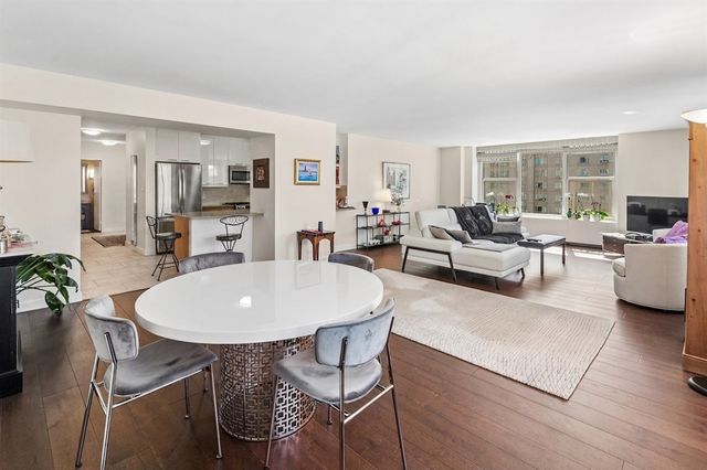 777 N Michigan Avenue 1801, Chicago, IL 60611