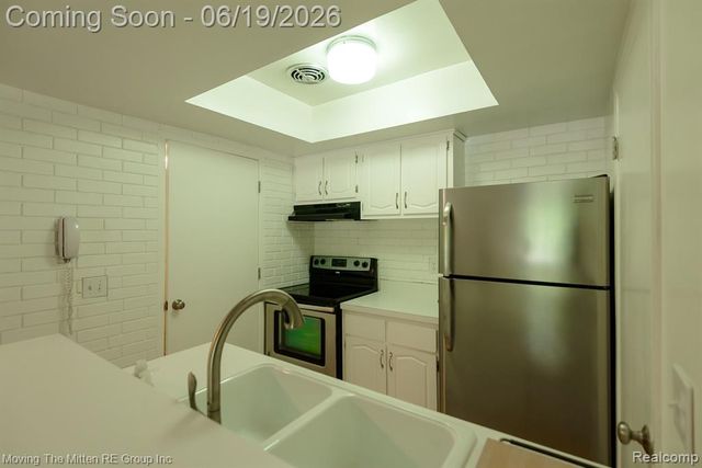 6908 W New Providence Way, Canton, MI 48187
