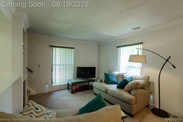 6908 W New Providence Way, Canton, MI 48187