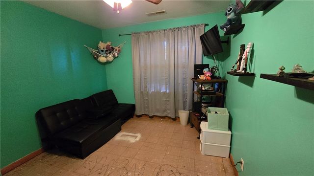 11796 Leonard Road, Gravette, AR 72736