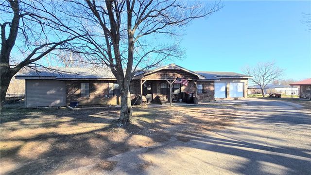 11796 Leonard Road, Gravette, AR 72736