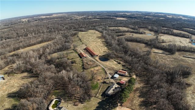 11796 Leonard Road, Gravette, AR 72736