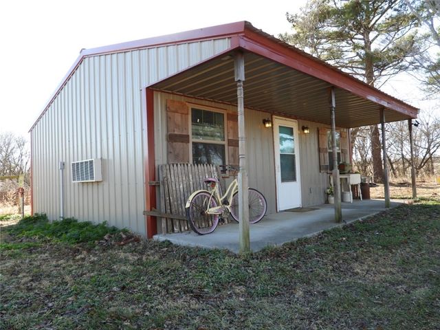 11796 Leonard Road, Gravette, AR 72736