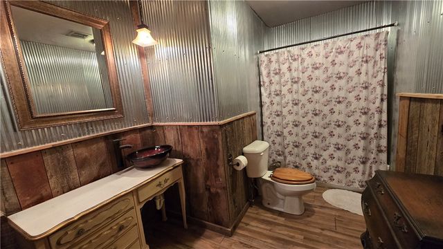 11796 Leonard Road, Gravette, AR 72736